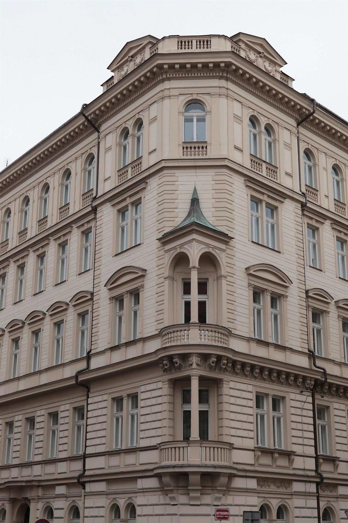 The Palace Suites And Apartments Prag Exterior foto